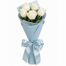 Букет 5 Белых роз Проуд в Панино