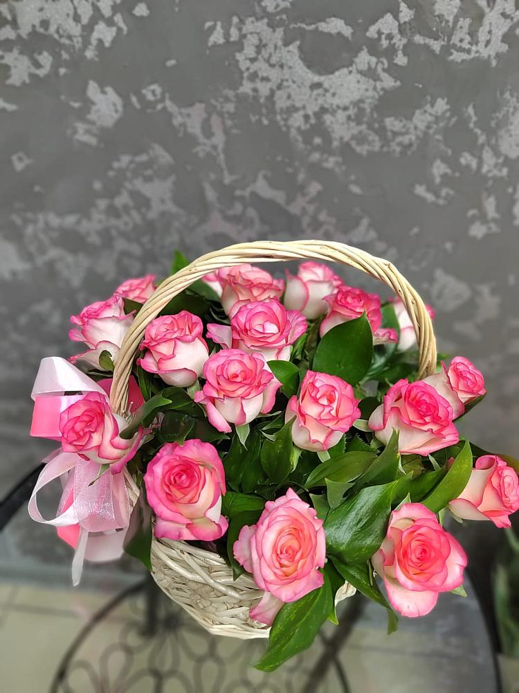 Цветочная композиция из Розы в корзине в Панино