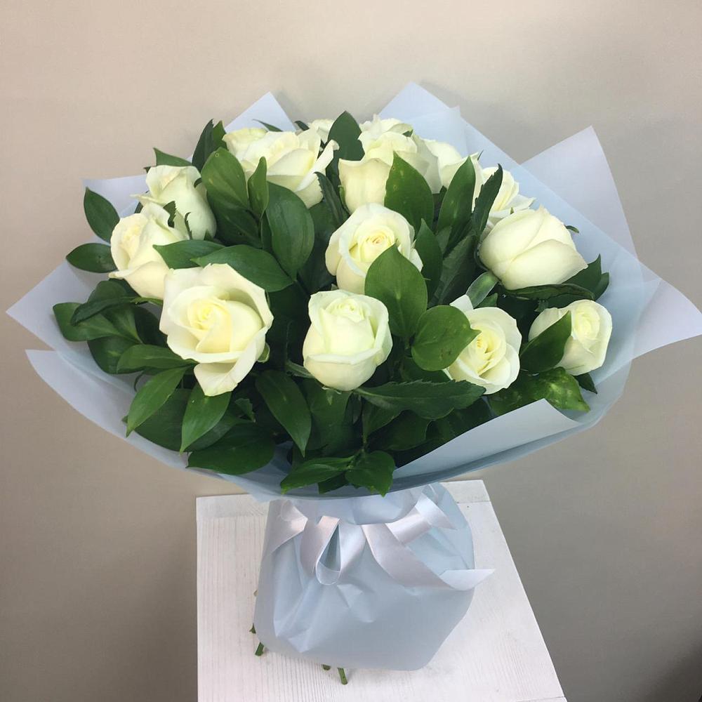 Букет 15 Белых роз Проуд в Панино