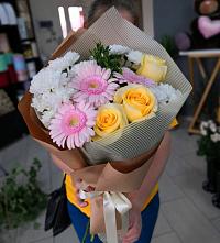 Букет цветов из:  Герберы, Розы и Хризантемы в Панино
