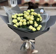 Букет Белые кустовые розы Солинеро в Панино