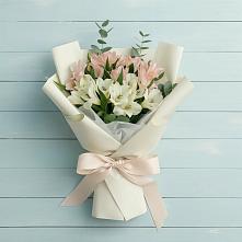 Букет цветов из:  Альстромерии в Панино