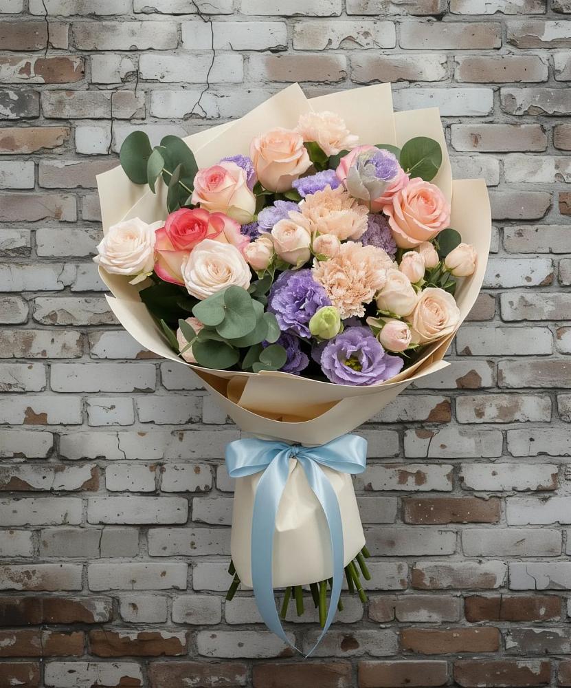 Букет цветов из: Розы, Лизиантусы и Гвоздики в Панино