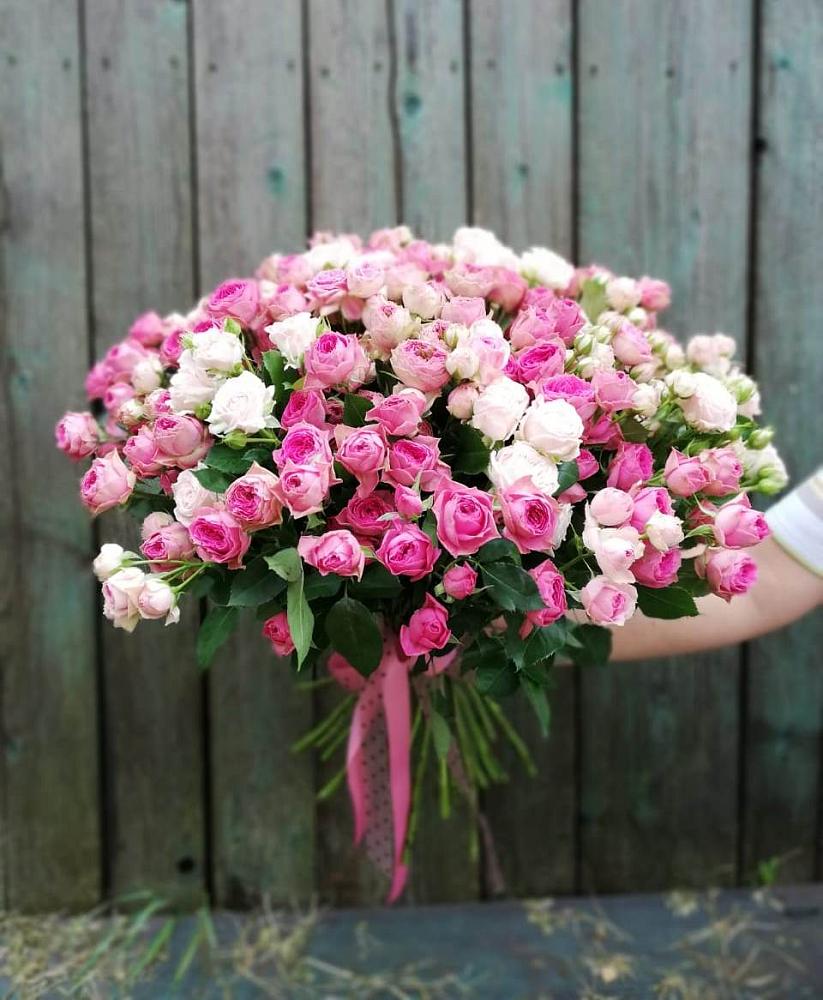 Букет Розовые кустовые розы Натали и Лав Лидия в Панино