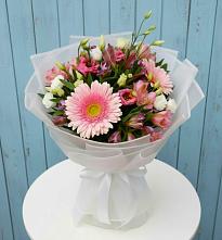 Букет цветов из:  Герберы, Альстромерии и Лизиантусы в Панино