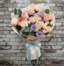 Букет цветов из:  Розы, Лизиантусы и Гвоздики #REPLACE_PRED# Панино