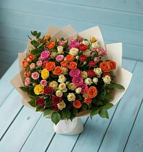 Букет Микс из разноцветных кустовых роз в Панино