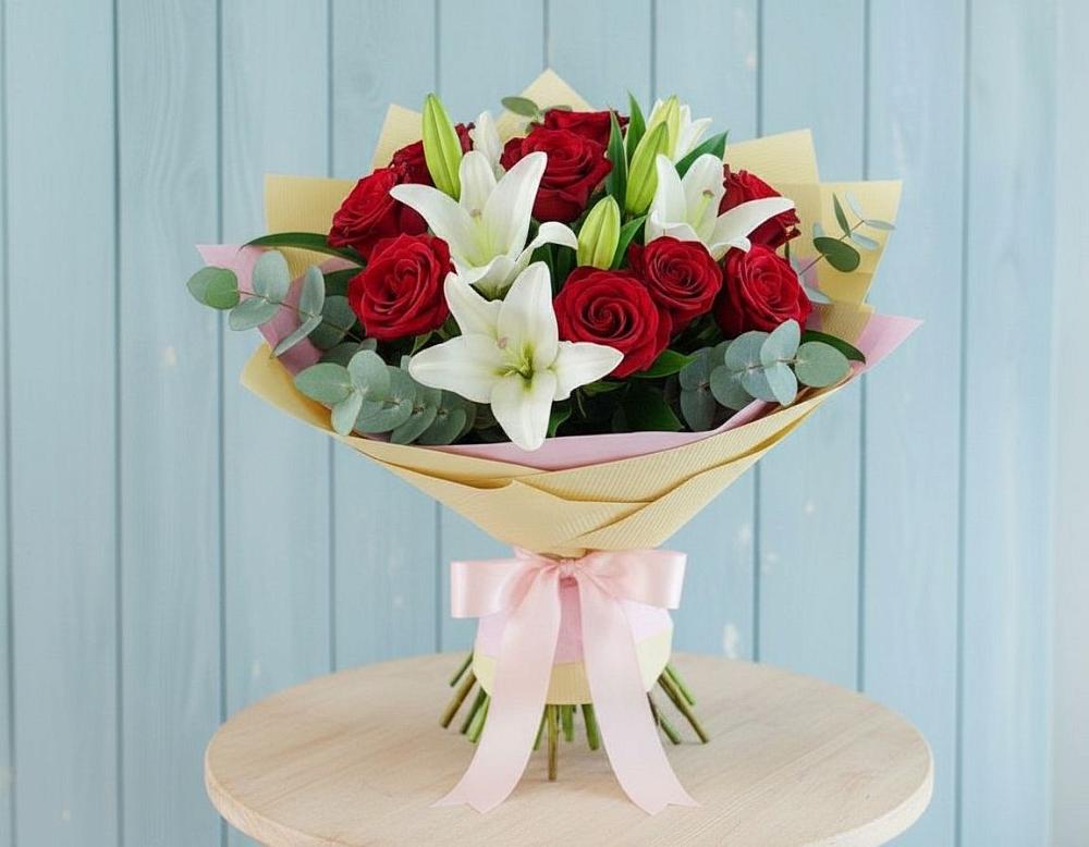 Букет цветов из: Лилии и Розы в Панино